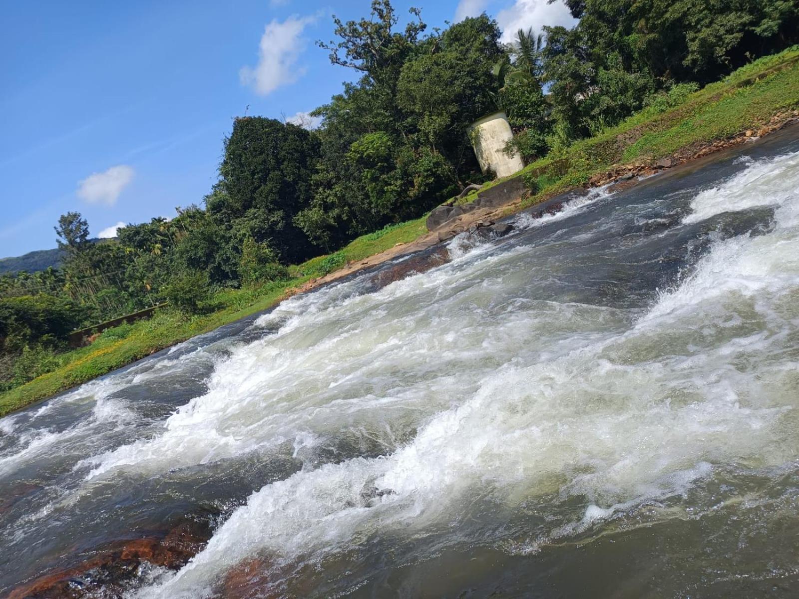 Kuruva Shoreline Wayanad Chegāt Exteriér fotografie
